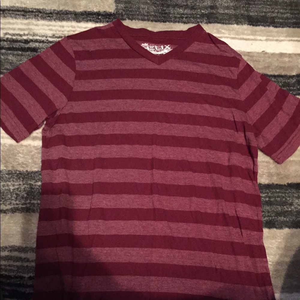 Helix maroon v neck t shirt 👕